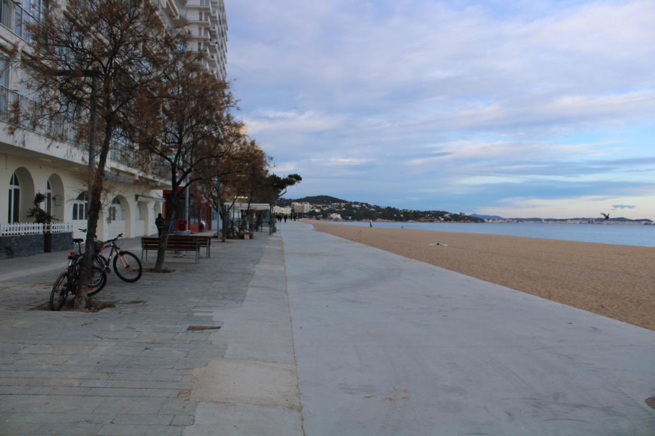 Apartament Estudio Primera Linea De Mar Con Piscina Y Parking Platja d'Aro Zewnętrze zdjęcie